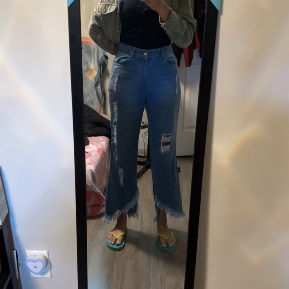 A beautiful ripped jeans from street store !